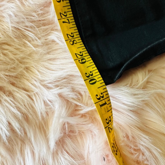 Levi’s Slimming Bootcut Jeans! - Picture 2 of 8